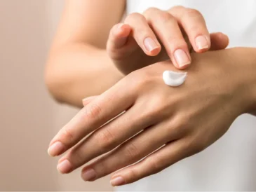 Pielęgnacja dłoni jesienią i zimą