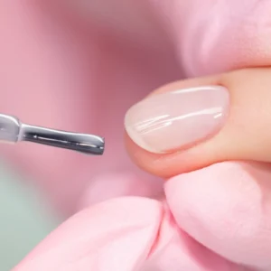 Modne paznokcie na jesień-zimę 2025/2026 – przegląd inspiracji