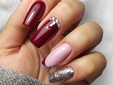Paznokcie burgundowe